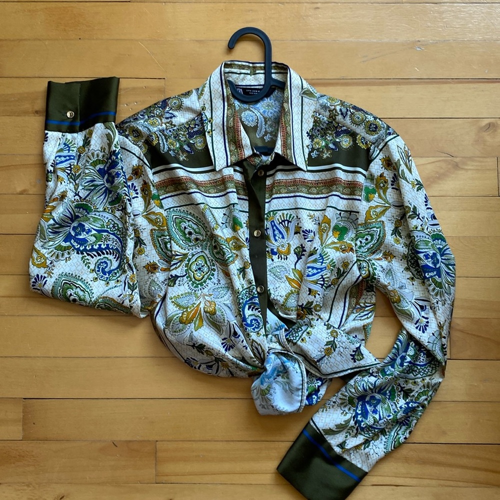 Boho satin feel blouse, great with a pair of Jean shorts or easy to dress up.